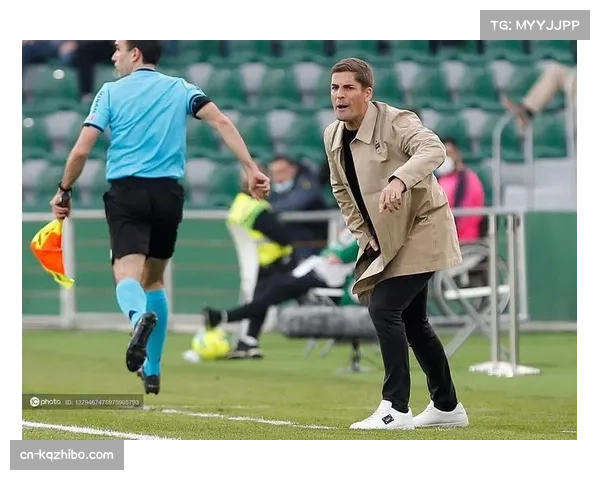 格拉纳达0-2不敌埃尔切，提前一轮降级